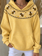 Women's Vintage Flying Bees Yoke Isle Pattern Print Cozy Hoodie
