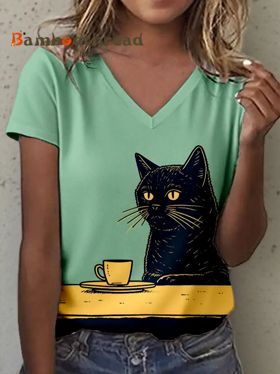 Women’s Vintage Cat Art Print V-Neck T-Shirt As picture / S