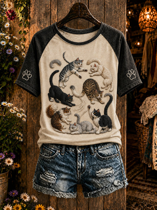 Casual T-Shirt With Vintage-Style Animal Art Print