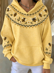 Women's Vintage Flying Bees Yoke Isle Pattern Print Cozy Hoodie