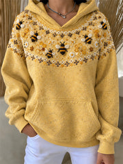 Women's Vintage Flying Bees & Honeycomb Yoke Isle Pattern Print Hoodie